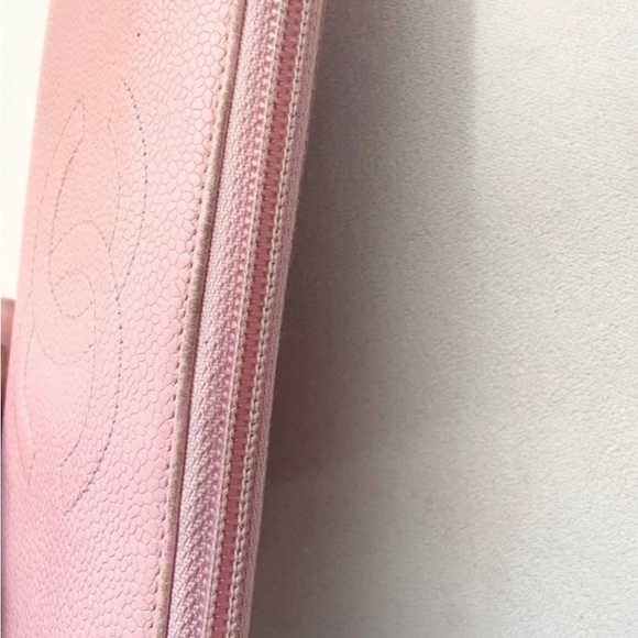 Chanel Pink Caviar with gold tone hardware Double C Zippy Wallet - authentic - Picture 3 of 12
